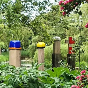 Portfolio Atelier DHVR | Monument voor de Moed en de Liefde met Royal Blue en Majestic Yellow Ravesteyn Heenvliet vanaf toren Buitenbeelden Danielle Henger van Rijssen Hout, keramiek en rvs